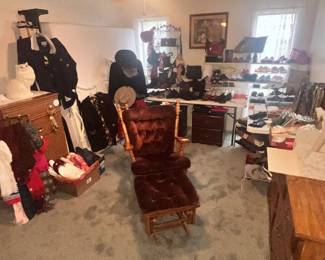 ANOTHER LADIES BOUTIQUE!