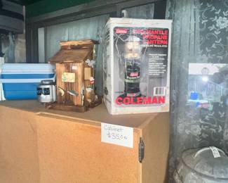COLEMAN PROPANE LANTERN IN BOX