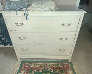 VINTAGE SHABBY CHIC CHEST