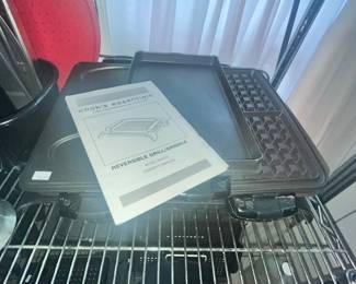 COOK'S ESSENTIALS REVERSIBLE GRILL