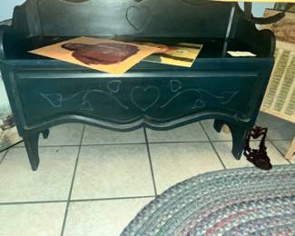 CUTE LITTLE BENCH