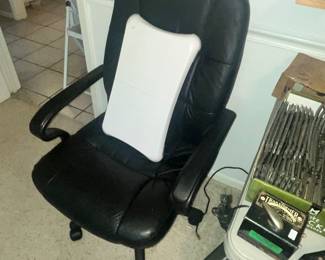 OFFICE CHAIR