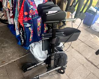 UPRIGHT WALKER