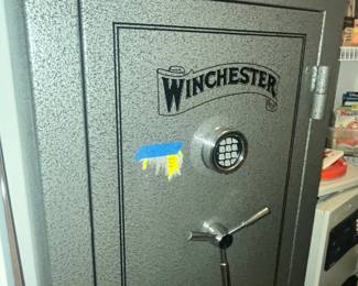 VERY NICE WINCHESTER GUN SAFE