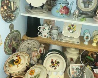 LOTS OF ROOSTERS ON EVERYTHING!