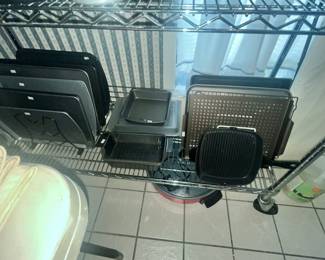 LOTS OF FINE BAKING WARE