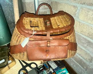 VINTAGE FISHING CREEL