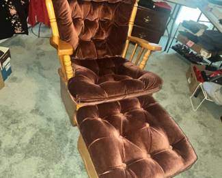 BEAUTIFUL GLIDER ROCKER & GLIDING OTTOMAN