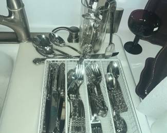 77PC REED & BARTON "RENAISSANCE" FLATWARE