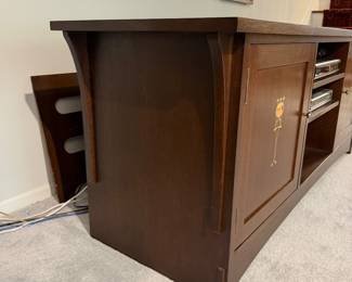 T3 - $2250. Stickley Harvey Ellis, Console Table. In EXCELLENT - like new condition. Measures 68” x 22” x 27.5”.
