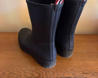 T64 - $65. Mens Size 13 Hunter Boots. Like New.