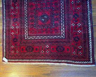 T62 - $325. Runner / Area Rug. Excellent Condition. Measures 43" x 92".