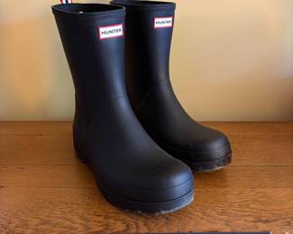T64 - $65. Mens Size 13 Hunter Boots. Like New.