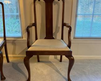 T5 - $200. Set of 6 Ralph Johnson Warrington Dining Chairs. All seats need redone. Frames are all solid. Project pieces!