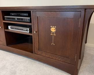 T3 - $2250. Stickley Harvey Ellis, Console Table. In EXCELLENT - like new condition. Measures 68” x 22” x 27.5”.