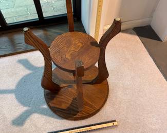 T20 - $125. Solid Wood Antique Round Side Table. Measures 13" x 16"
