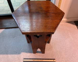 T21 - $125. Arts & Crafts Style Hexagon Side Table. Measures 13.5" x 12" x 17" tall. Sturdy & overall excellent condition.