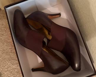 Burgundy leather high heel pumps in original box