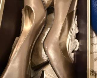 Metallic bronze leather pointed-toe pumps in original box