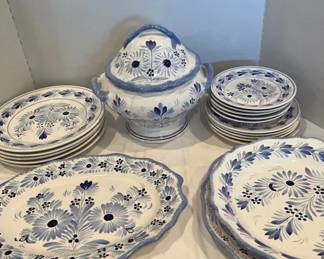  04 HB Quimper, France Dish Set.
