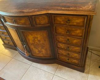 Beautiful Peruvian Poplar Wood Dresser