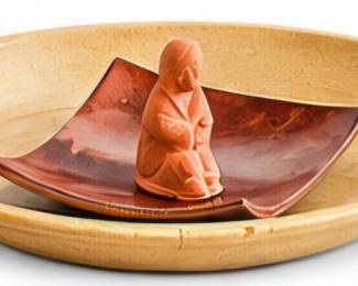 Plates with a figurine