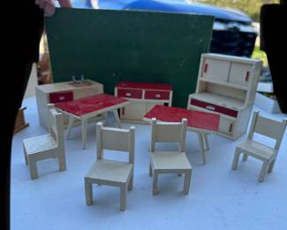 Doll House Furniture (Barton?)