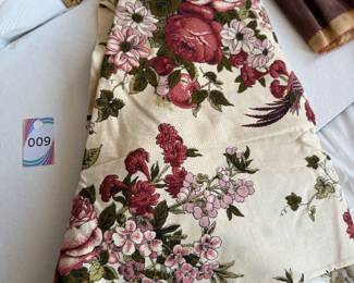 Floral Chintz Fabric Tablecloth Textile $8.00