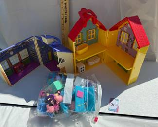 Peppa Pig Houses and Accessories $25.00