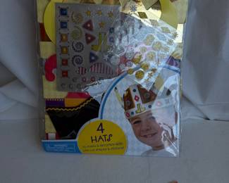 Melissa & Doug Simply Crafty Adventure hats