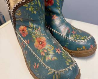 Size 40 Used Boots $10.00