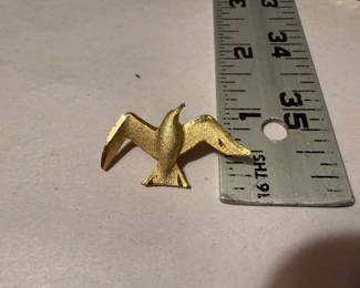 Bird Brooch $4.00