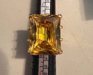 Costume Ring Size 7 Yellow Stone $10.00