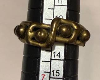 Size 6 Ring $5.00