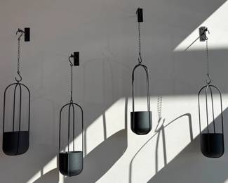 Walter Modern Black Metal Oval Hanging Planters