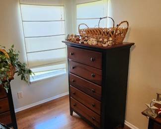 Dressers (Goes with night stands and dresser with a mirror)