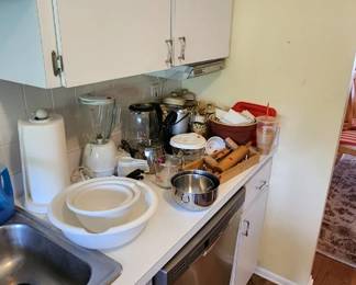 Blender, kettle, more baking items