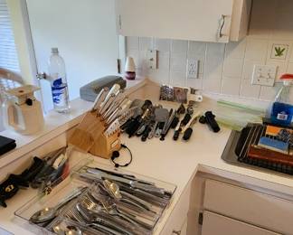 Silverware, kitchen utensils