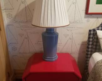 Lacquer nightstand; table lamp
