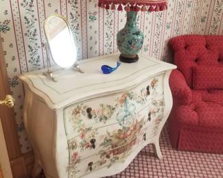 Handpainted 3-drawer Bombay dresser; table lamp