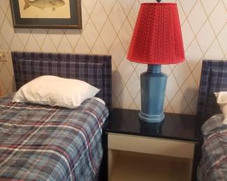 Lacquer nightstand; table lamp
