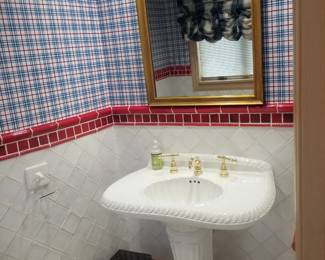 Pedestal sink; mirror