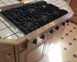 VIKING 6-burner cooktop
