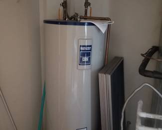 Hot water heater