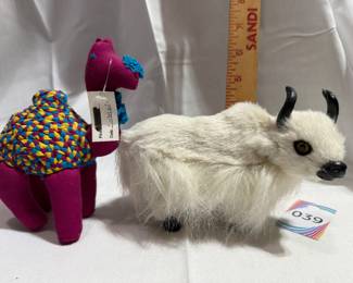 Stuffed Plush Yak & Camel Souvenir Toy Lot $6.00
