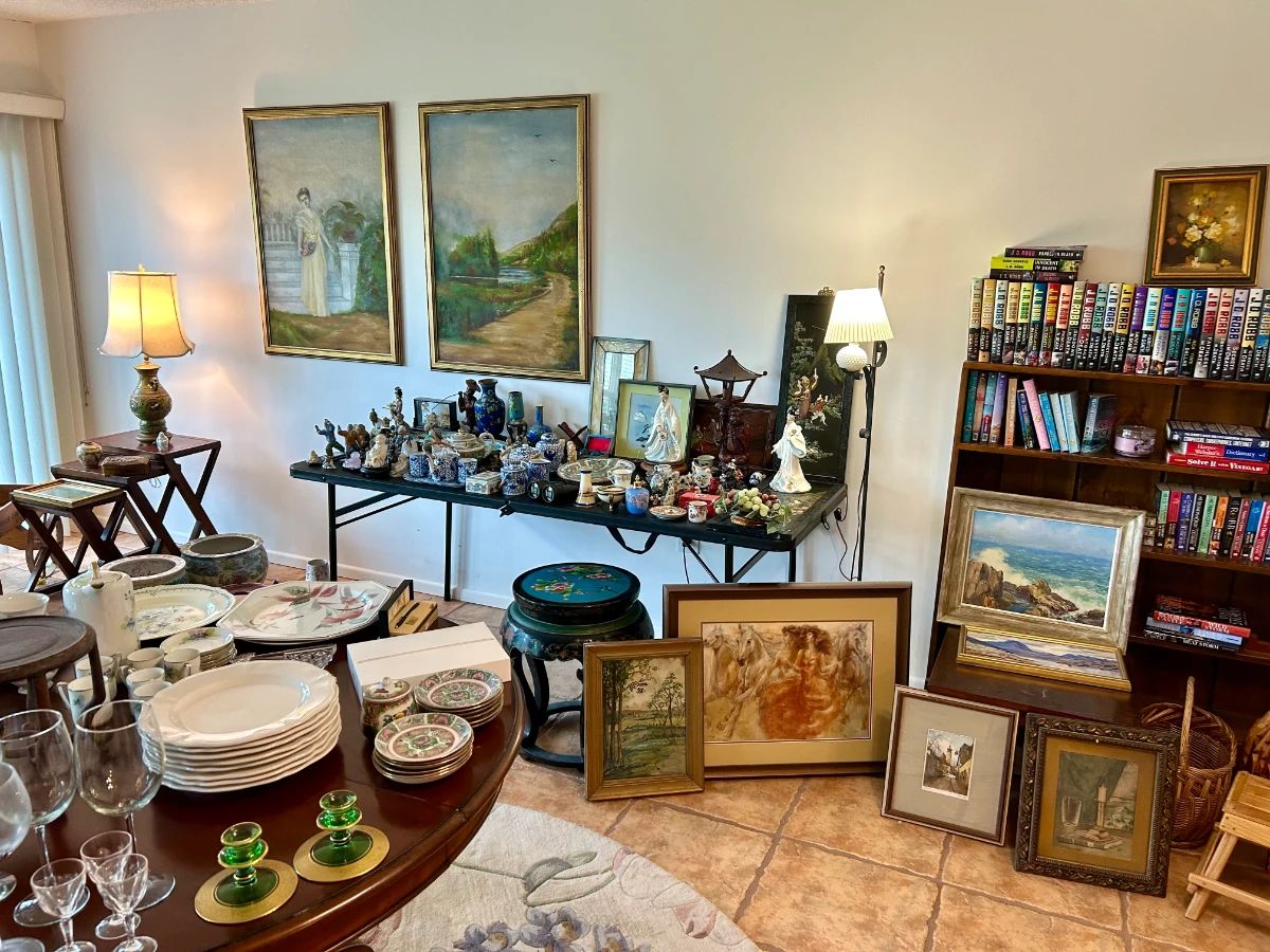 Tons of great décor items in this home.