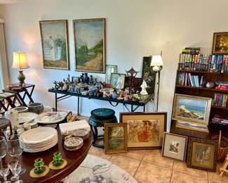 Tons of great décor items in this home.