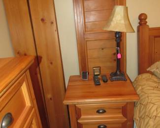 Pair of pine end tables & queen bed