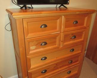 Solid pine chest of drawers