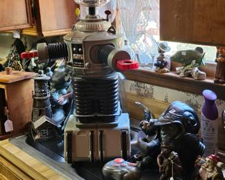 Lost in Space Robot-Works!